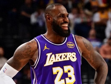 世界杯高清直播-官宣！詹姆斯今夏成为完全自由球员，勇士正式加入争夺战！