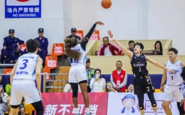 世界杯直播app入口-张子宇10分！山东女篮力擒广东，帕克两双数据，终结对手14连胜！