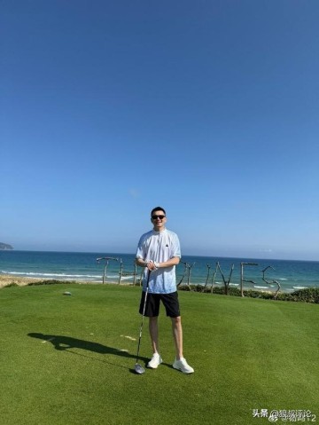 世界杯官方下载-状态真好！前辽宁主帅杨鸣社媒晒休假动态 海边打高尔夫球引热议