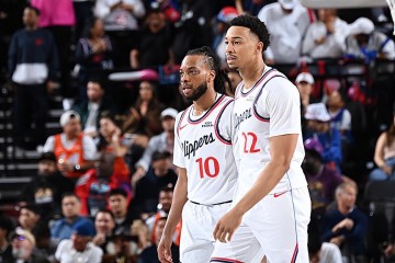 世界杯直播app入口-攻防两端的表现都很不理想，快船后场新援这是打不了硬仗吗？