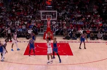 世界杯高清直播-史密斯顶着唐斯三分再中，火箭三分32投14中&amp;amp;命中率43.8%